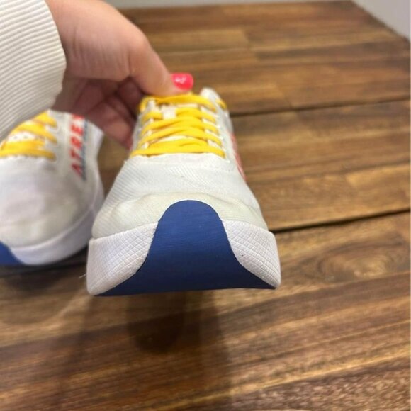 Triathlete Atreyu “the artist” running shoe. White. Size 7 men’s, 8.5 woman’s. L - Picture 6 of 9